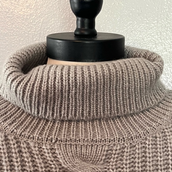 Women’s 21 Main chunky cable knit sweater with fringe, size large - Picture 3 of 7